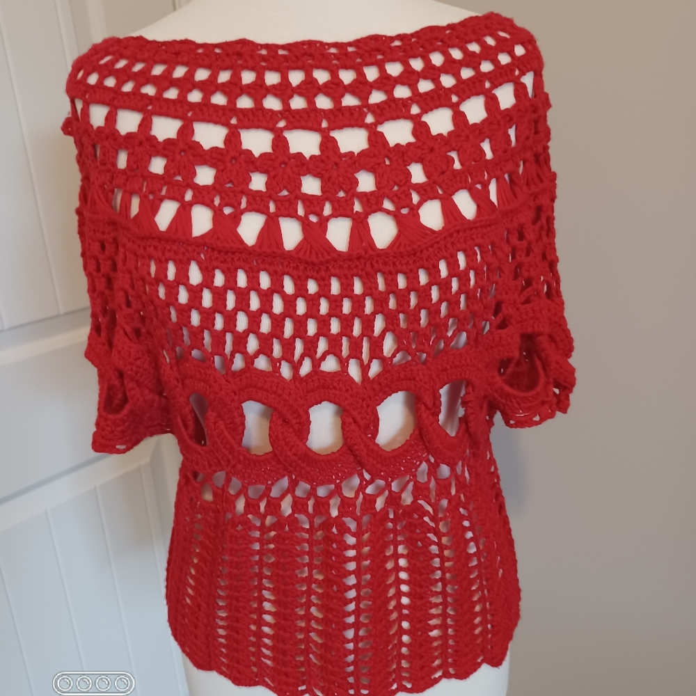 🌞Beautiful Red crochet Blouse 100% acrylic. Sz M. Pre-owned # 0709